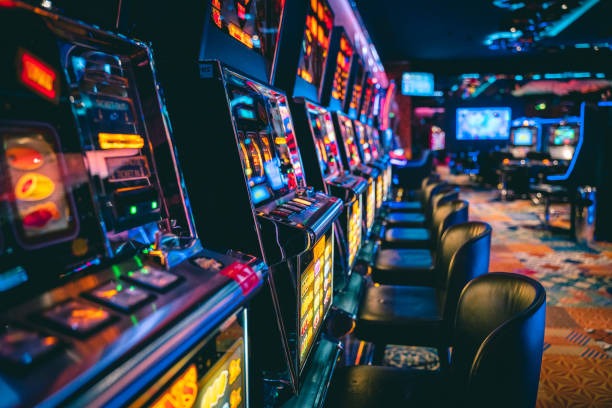 Evolution Gaming live-dealer studio with multiple camera angles streaming on kendibet
